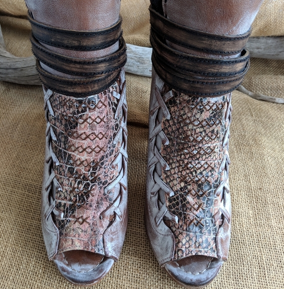 Freebird Eagle Pink Multi - Picture 2 of 9